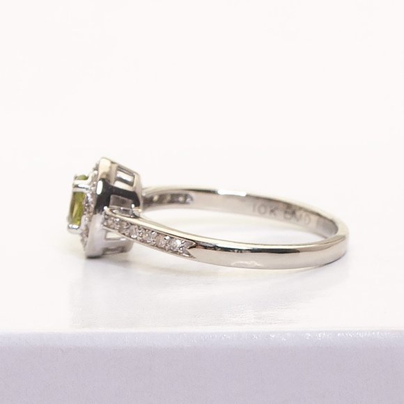 10K White Gold Natural Peridot Gemstone Ring with Real Diamonds Size 5.25 - Picture 8 of 12